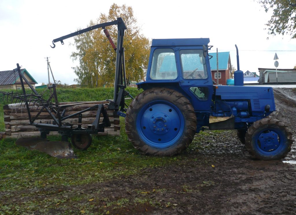Права на трактор в Губкинском